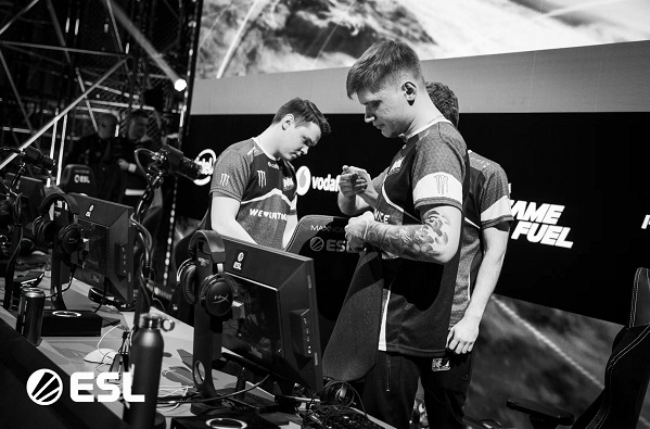 🦊 昨天高接低挡的斯托收获最佳球员!